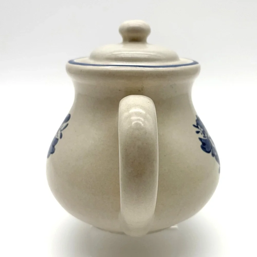 Pfaltzgraff Yorktowne 5 Cup Teapot Coffee Pot W/ Lid 7-550 Stoneware Floral Blue